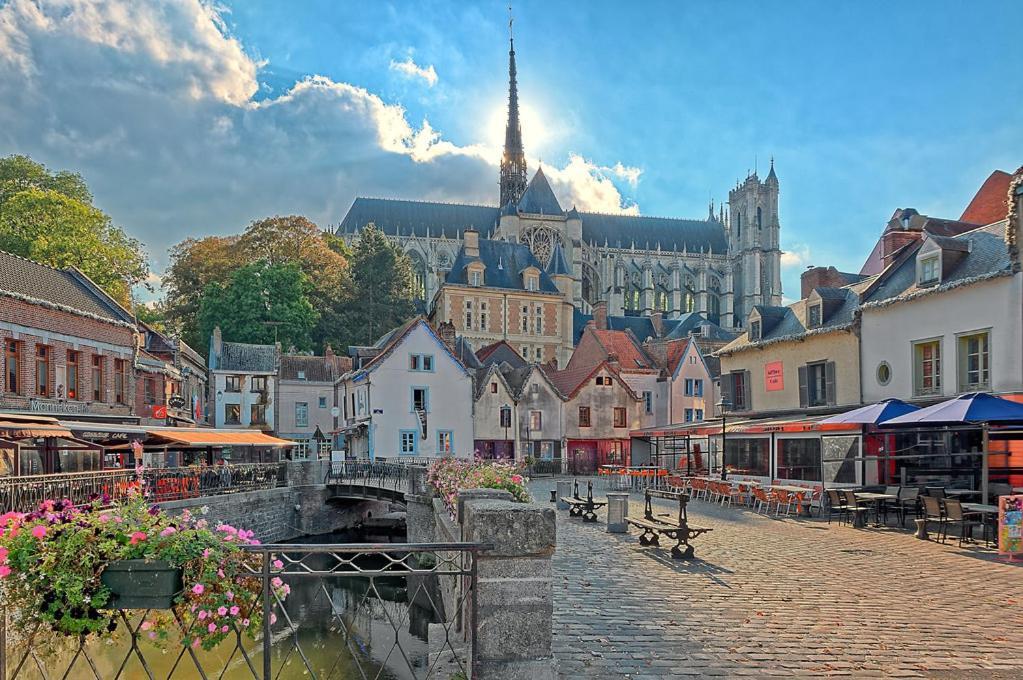 Un Nid En Ville -Amiens Centre Ville Avec Parking Exteriör bild